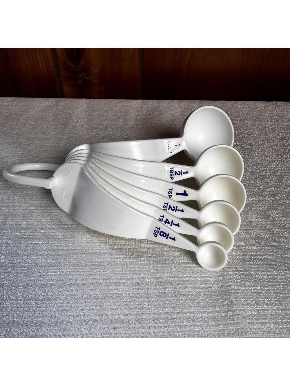 Vintage Tupperware Measuring Spoon Set White Nesting Spoons - Picture 2 of 6
